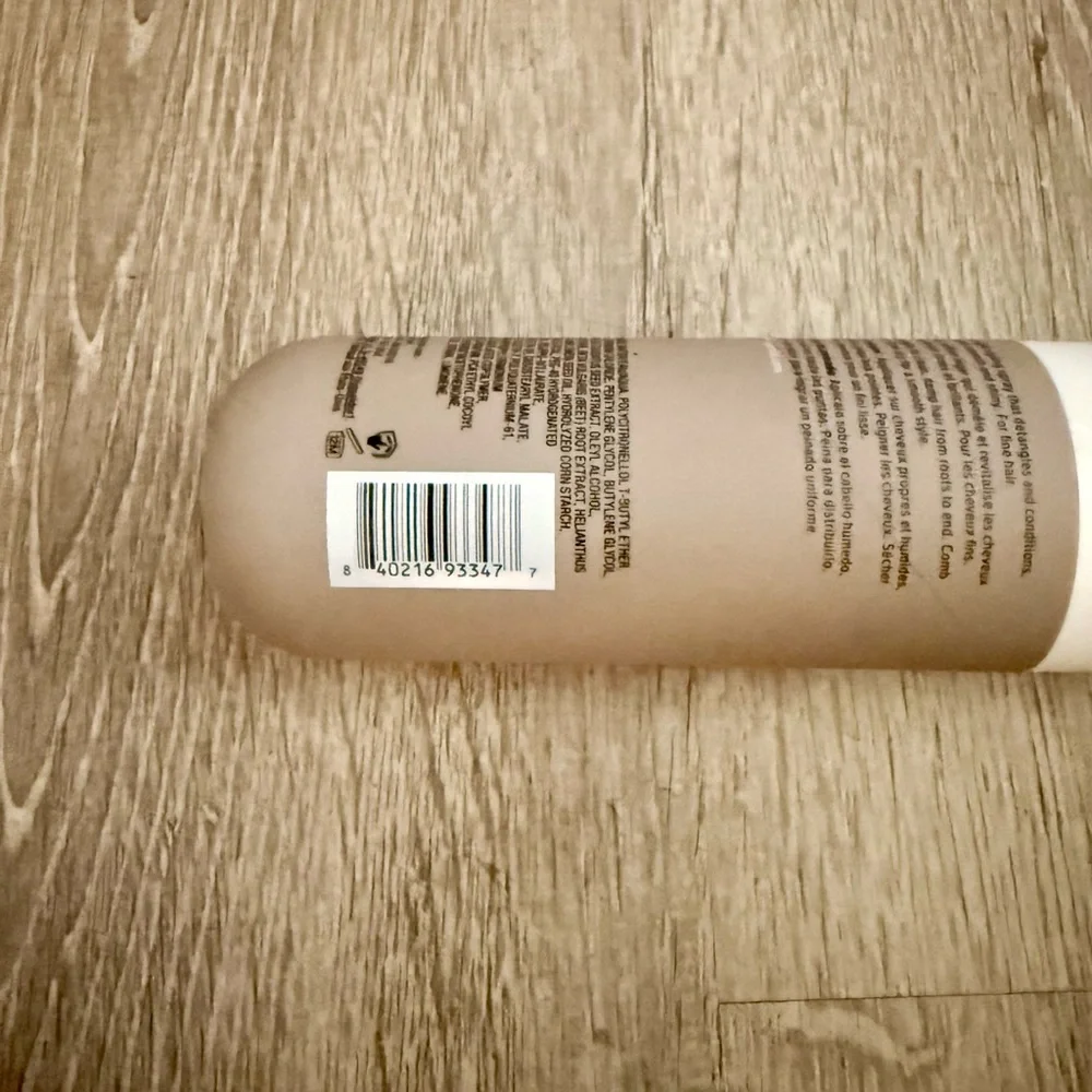 Living Proof Frizz Smooth Styling Spray